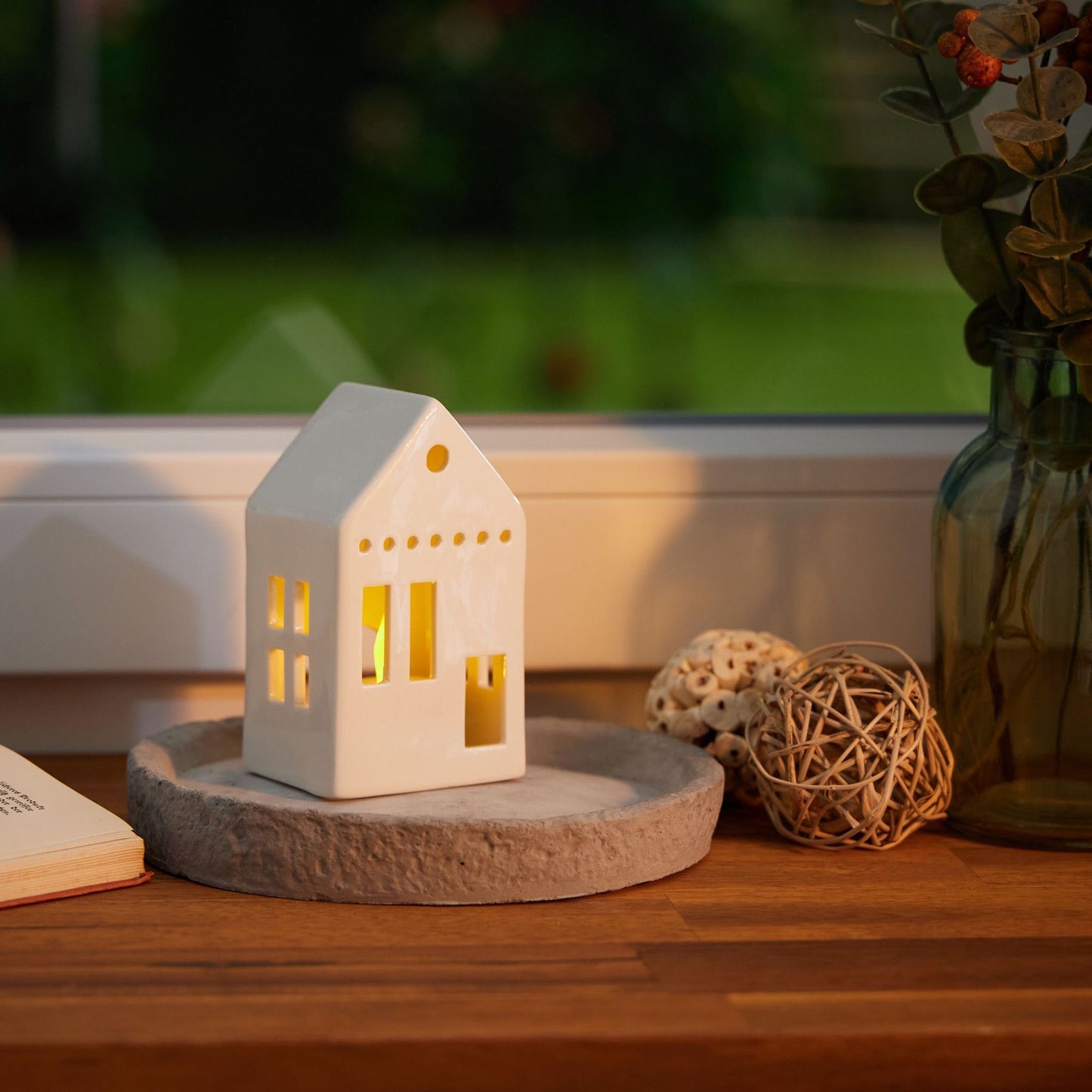 Warm light house ceramics