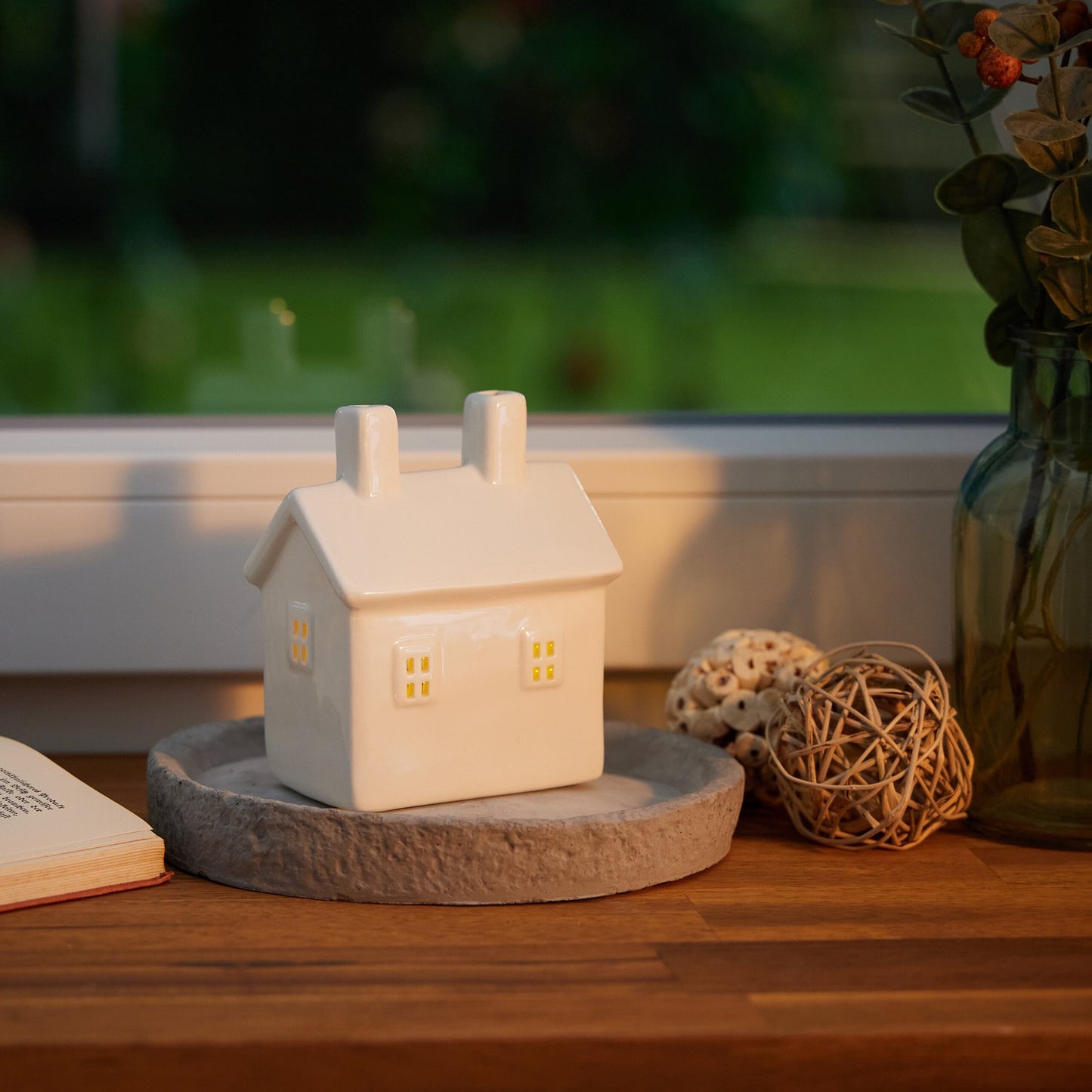 Warm light house ceramics