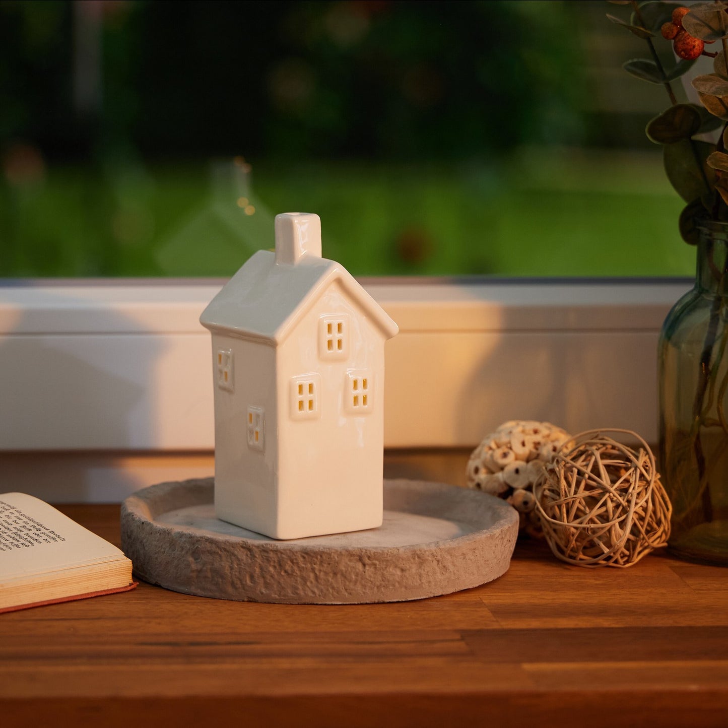 Warm light house ceramics