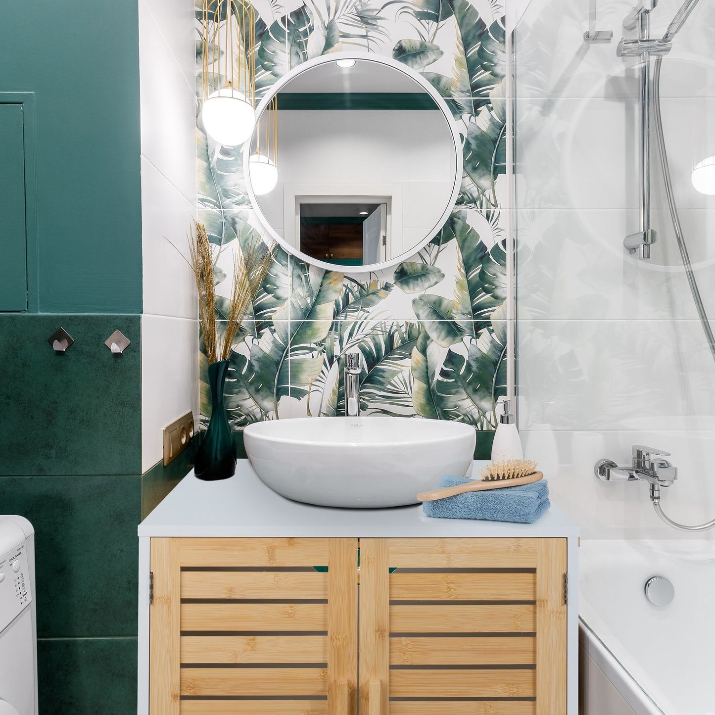 Washbasin cabinet with bamboo doors