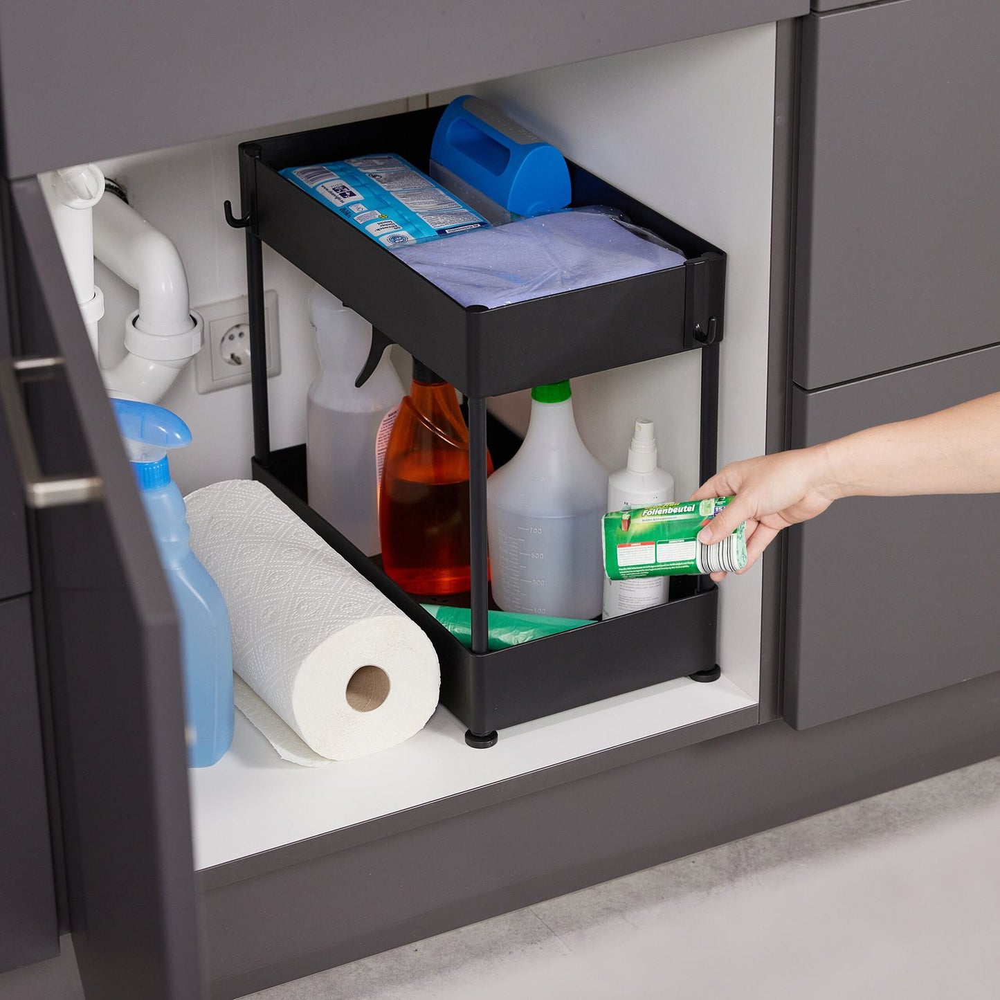 Washbasin shelf with 2 shelves