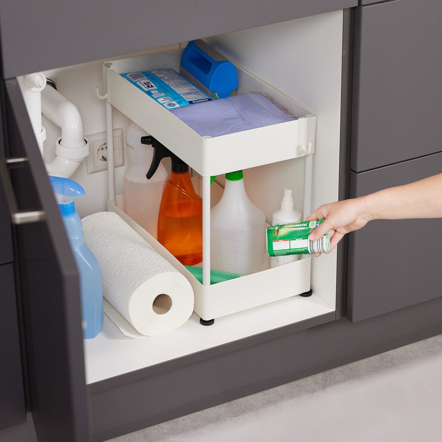 Washbasin shelf with 2 shelves
