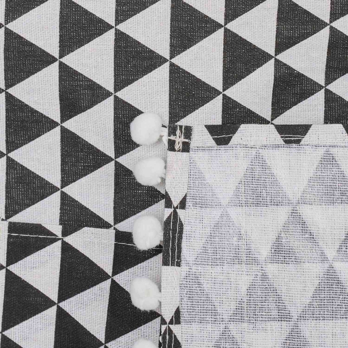 Washing machine pad with pockets