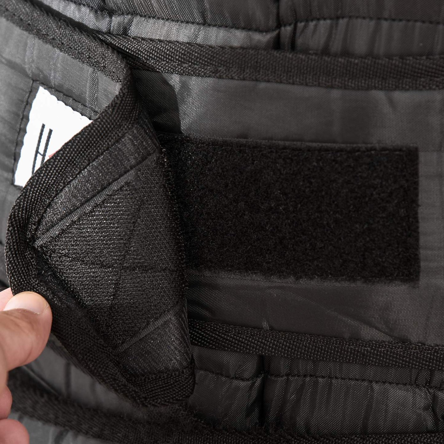 Adjustable 30 kg weight vest for strength training, black
