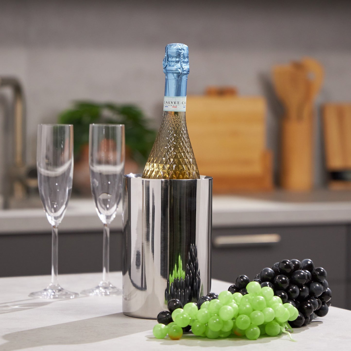 Wine cooler in stainless steel