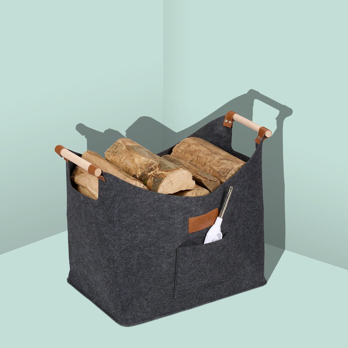 Wood basket in felt