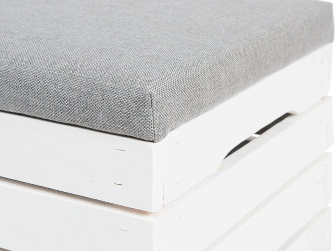 Wooden pouf - chest