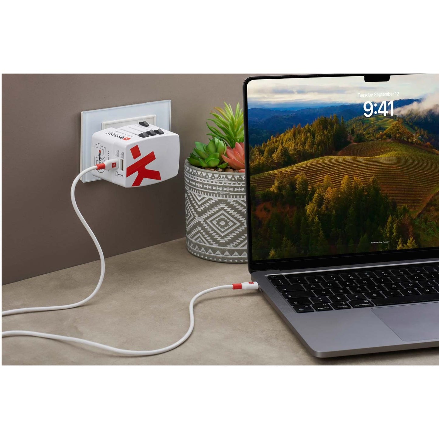 World travel adapter PRO Light USB AC45PD World PD 45W Grounded